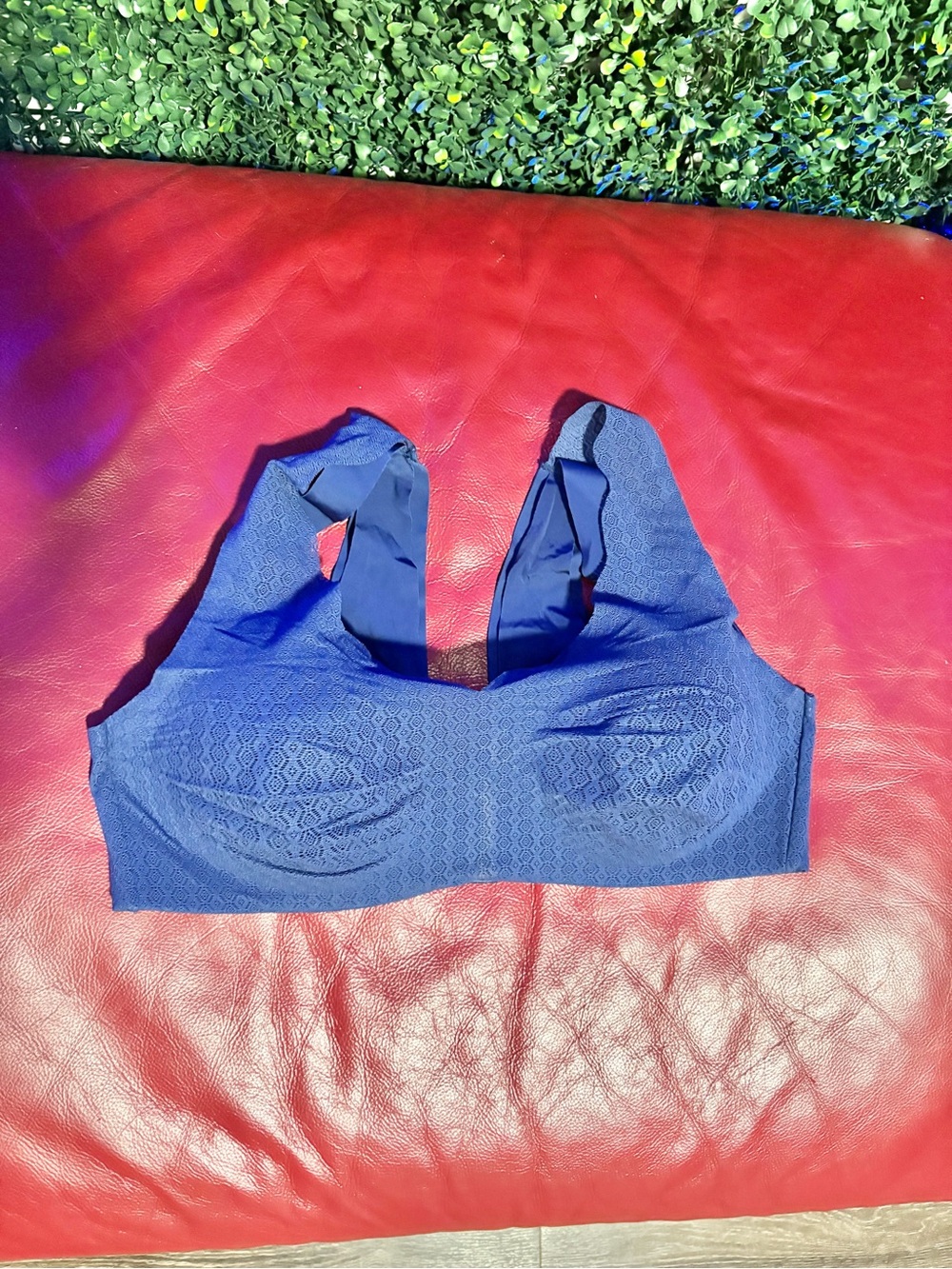 Hanes Wireless Lace-Texture Bra - Navy